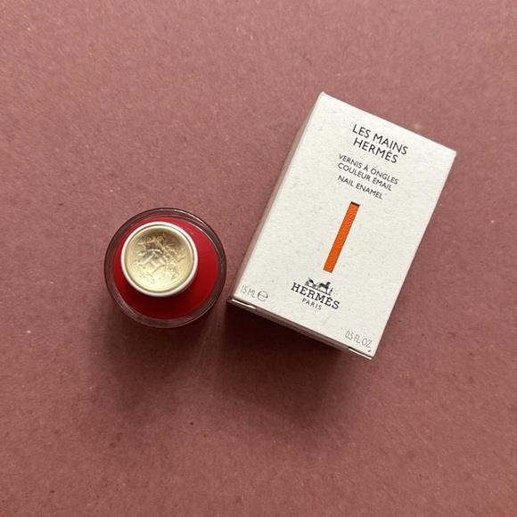 Authentic USED ONCE HERMÈS RED NAIL Polish - Picture 4 of 6